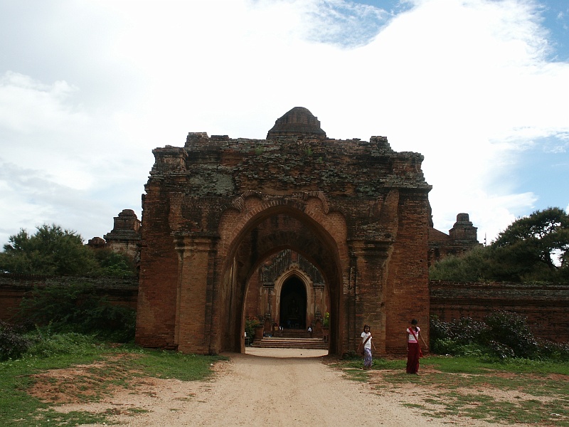 06_Dhammayangyi_004.JPG