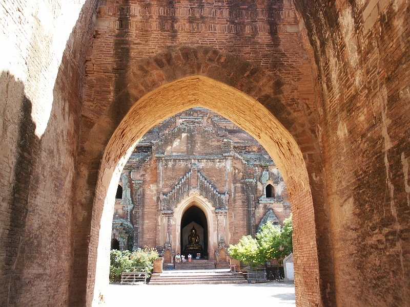 PICT3388_Dhammayangyi.JPG