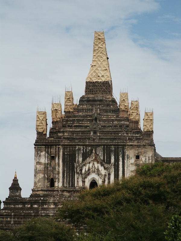 PICT3360_Thatbyinnyu.JPG